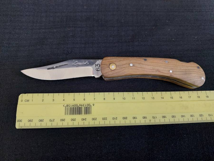 Stunning Laguiole ( 63) Pocket Knife with Wooden Handle in Excellent Condition