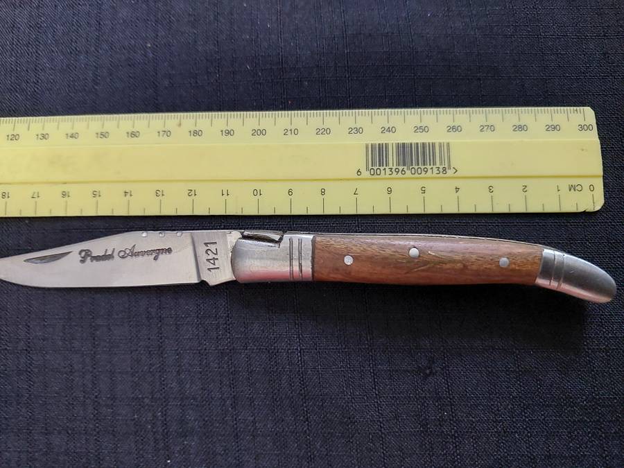 Fantastic Vintage `Pradel Auvergne` - (1421) Folding Knife With Wooden Handle - Good Condition