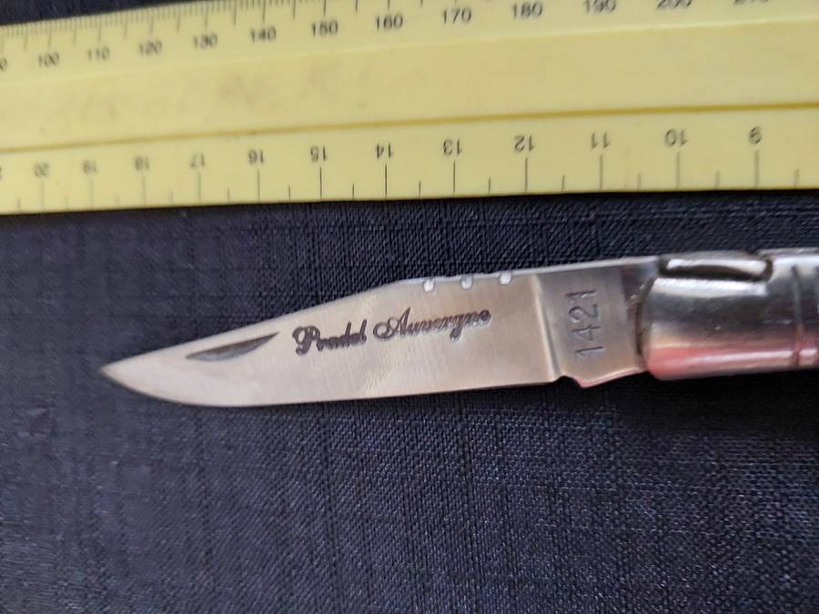 Fantastic Vintage `Pradel Auvergne` - (1421) Folding Knife With Wooden Handle - Good Condition
