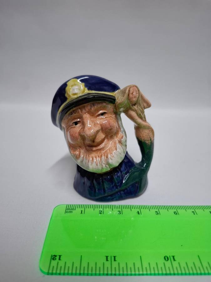 Royal Doulton Small Toby Jug " Old Salt  " D. 6557 - Excellent Condition