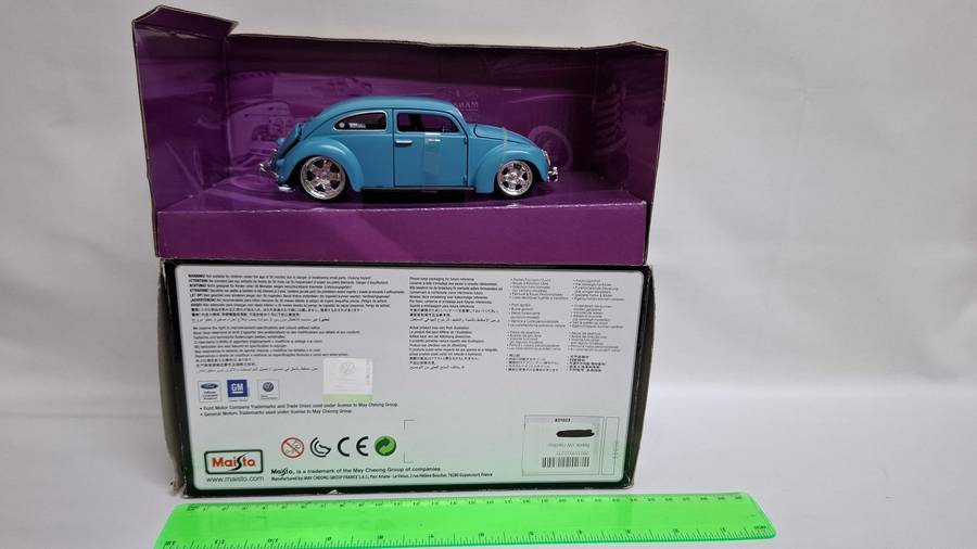 Vintage Maisto Design Die Cast 1:24 Scale Volkswagen Beetle - Good Condition