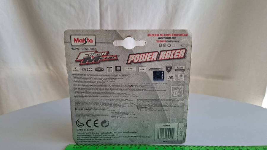 Maisto Fresh Metal  Power Racer Pullback Volkswagen Beetle in Good Condition still Sealed
