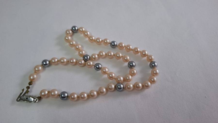A Stunning String of Pearls with Clasp (21mm length) - Excellent Condition