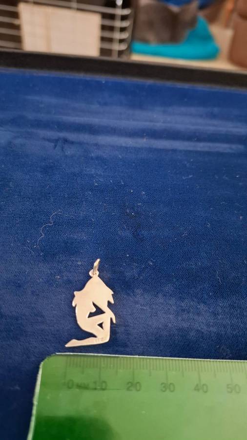 Beautiful Sterling  Silver "Nude" Pendant (1.9 Grams) in great Condition and Clearly Marked