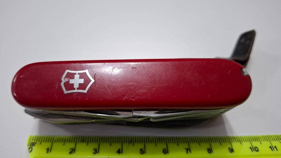 Stunning Victorinox Switzerland Stainless Rostfrei Multi Function Pocket Knife in Good Condition