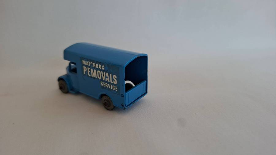Vintage Lesney Diecast No.17a Bedford Removals Van - Good Condition.