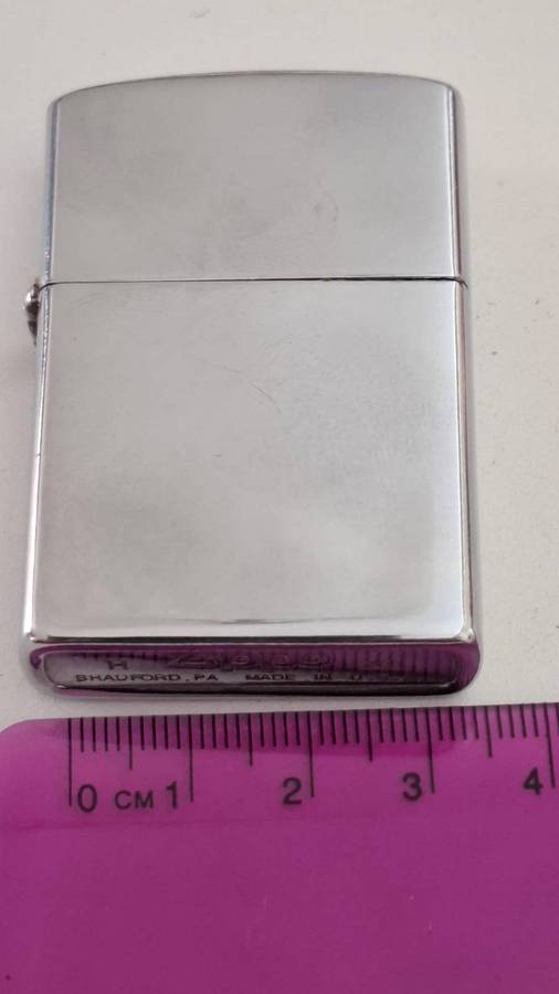 Stunning Zippo Lighter Branford PA made in USA in Excellent Condition