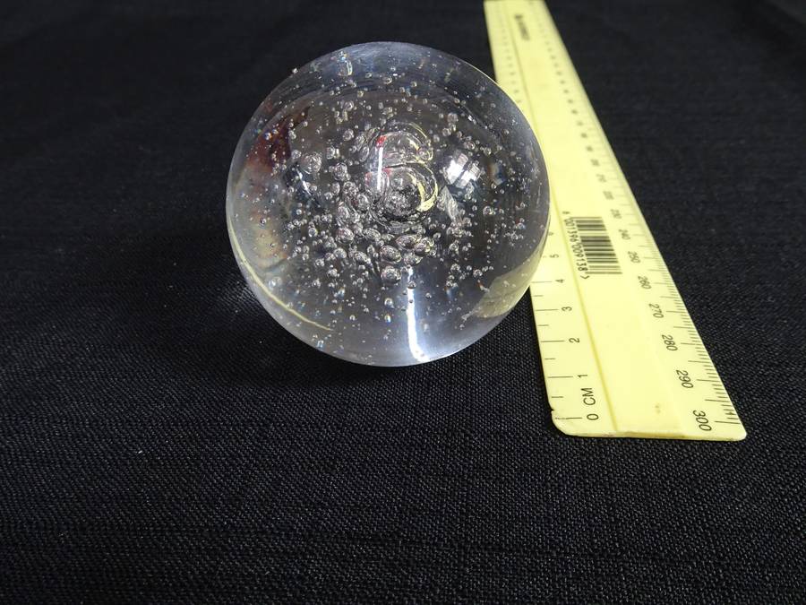 Beautiful Vintage Clear Glass Controlled Bubbles Paperweight - Good condition