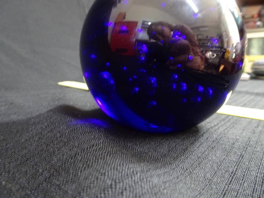 Beautifull Vintage Cobalt Blue Paperweight with Small Bubbles - Good condition