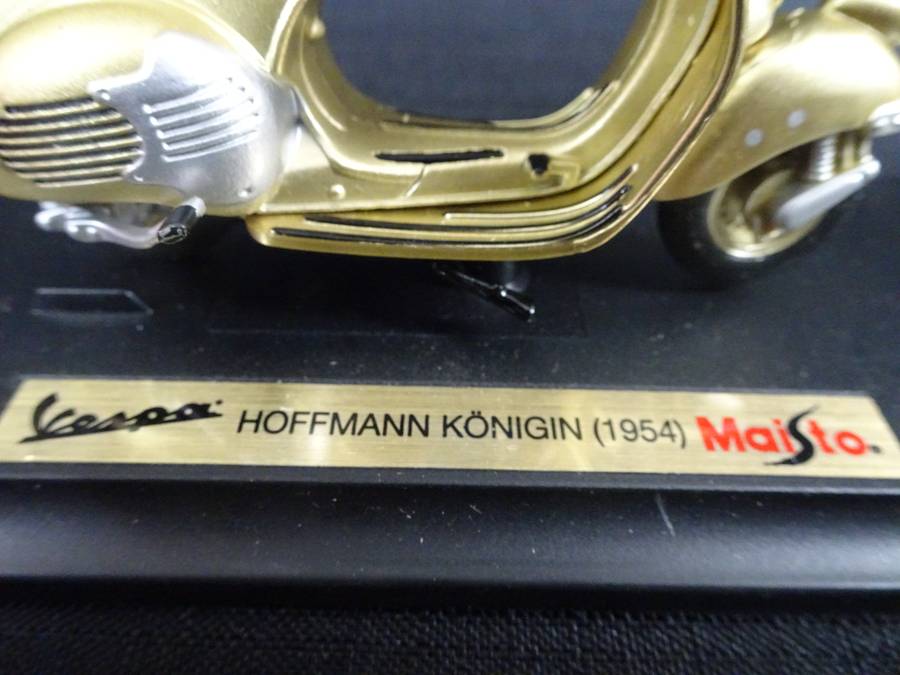 Vespa Scooter Hoffmann Konigin (1954) Maisto - Scale: 1:18 - Made In China