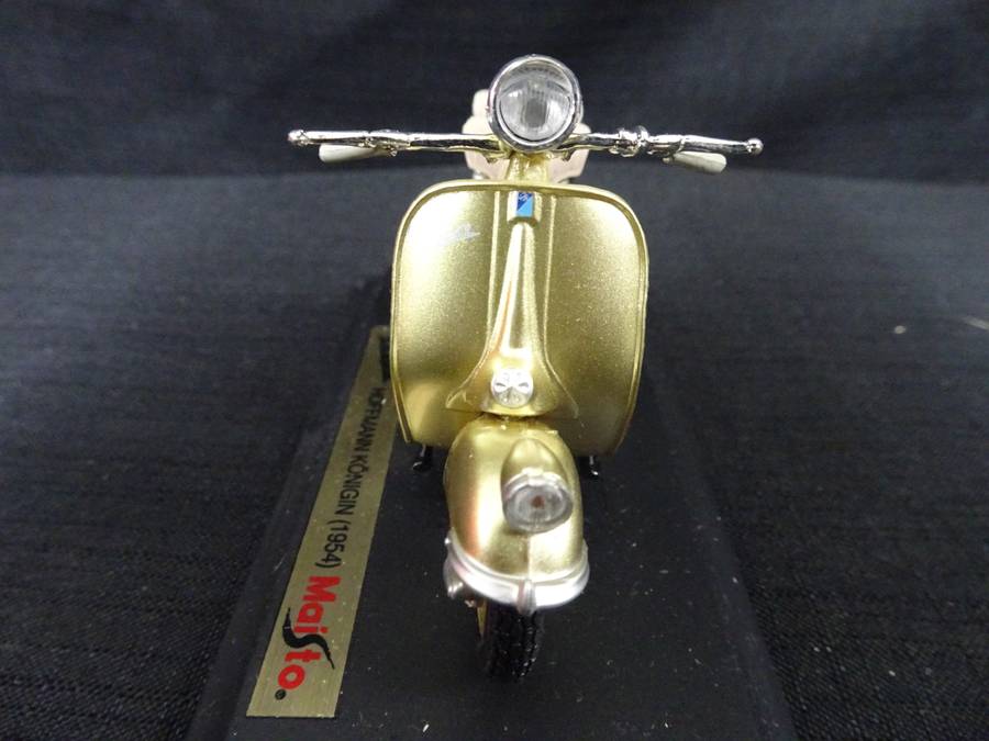 Vespa Scooter Hoffmann Konigin (1954) Maisto - Scale: 1:18 - Made In China