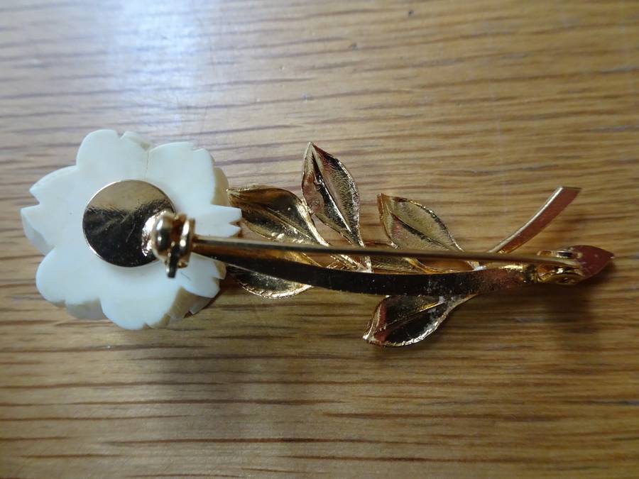 Gorgeous Carved Rose Floral Stem Brooch - In Excellent Condition