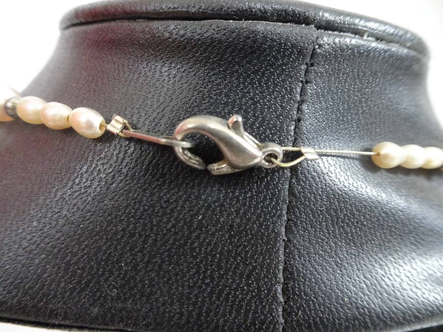 Gorgeous Vintage Fresh Water Pearl Necklace  - In Good Condition