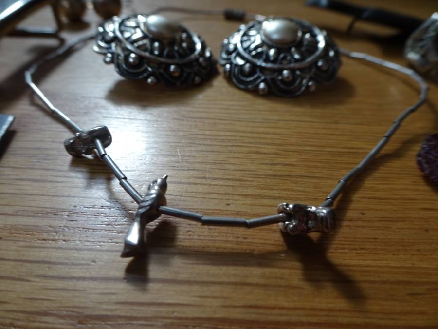 Stunning Vintage Joblot Of Different Costume Jewellery Items - See My Description
