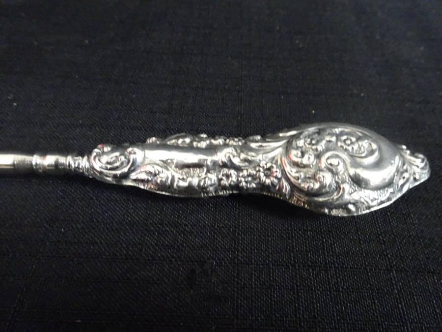 Stunning Hallmarked Sterling Silver Button Hook - 24cm Long - See Description - (Total W 55 Gram)
