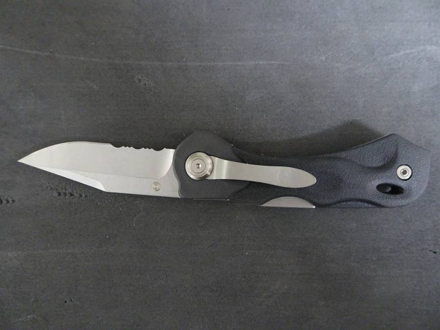 Stunning Leatherman H501 Lock Back Knife With Serrated Blade - In Excellent Condition
