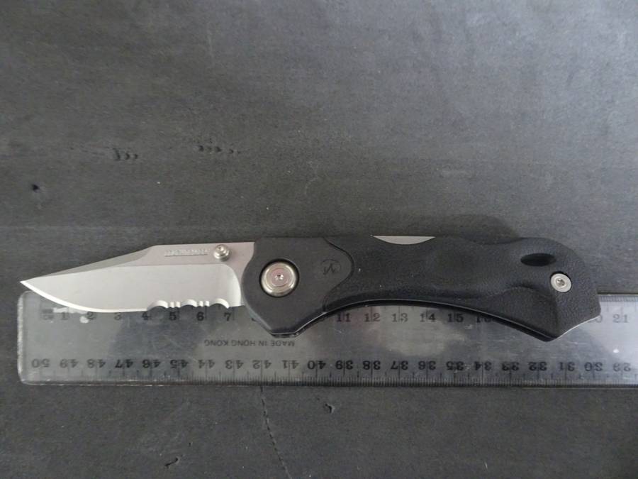 Stunning Leatherman H501 Lock Back Knife With Serrated Blade - In Excellent Condition