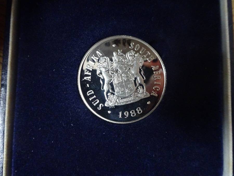 1988 South Africa Dias Silver One Rand Coin - In Original Case - In Excellent Condition