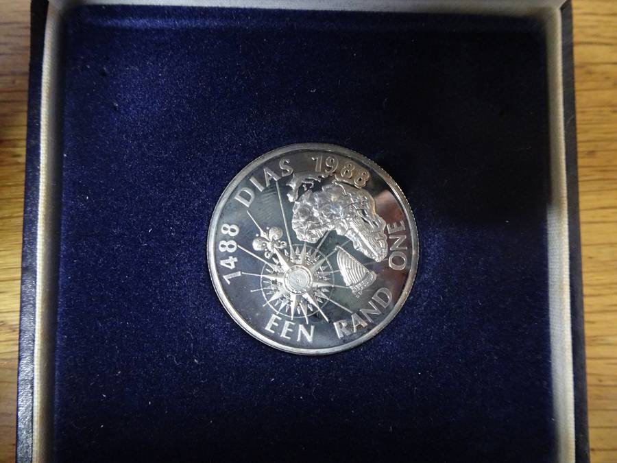 1988 South Africa Dias Silver One Rand Coin - In Original Case - In Excellent Condition
