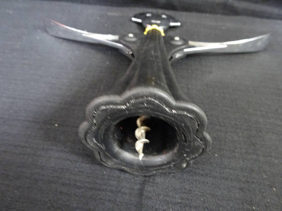 Stunning Anna G. Design Corkscrew, Resin and Chrome Zamak, Black - 24cm x 7cm