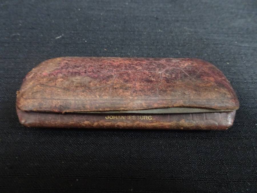 Stunning Vintage 1900 - 1930's Pinz Nez Spectacles with Case - Secondhand Condition