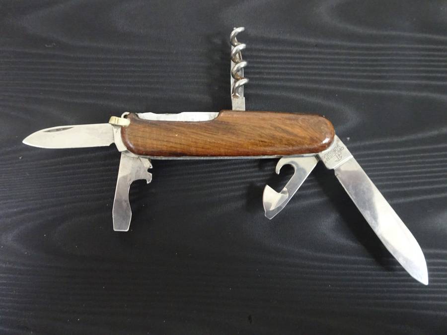 Rare Victorinox Huntsman Pocket Knife With Tambotie Handle - Switzerland Stainless Rostfrei