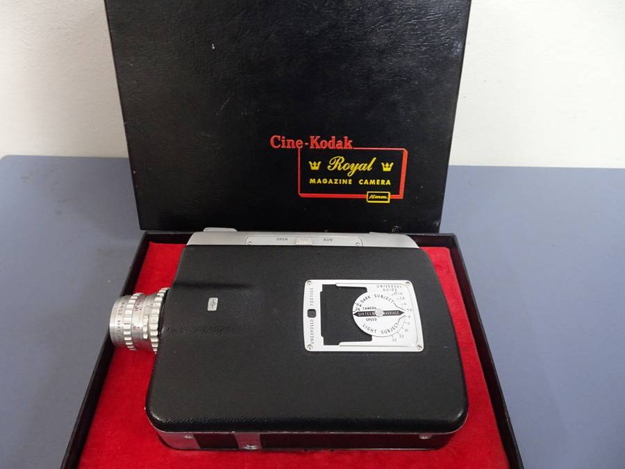 Stunning Vintage Cine Kodak Royal Magazine Camera - 16mm - Not Been Tested, But Excellent Condition