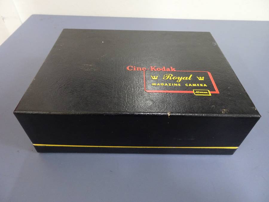 Stunning Vintage Cine Kodak Royal Magazine Camera - 16mm - Not Been Tested, But Excellent Condition