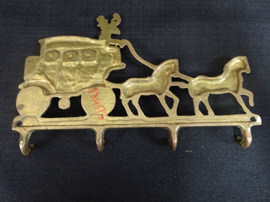 Stunning Vintage Solid Brass Horse & Carriage 4 Hook Wall Hanging Key Holder - Excellent Condition