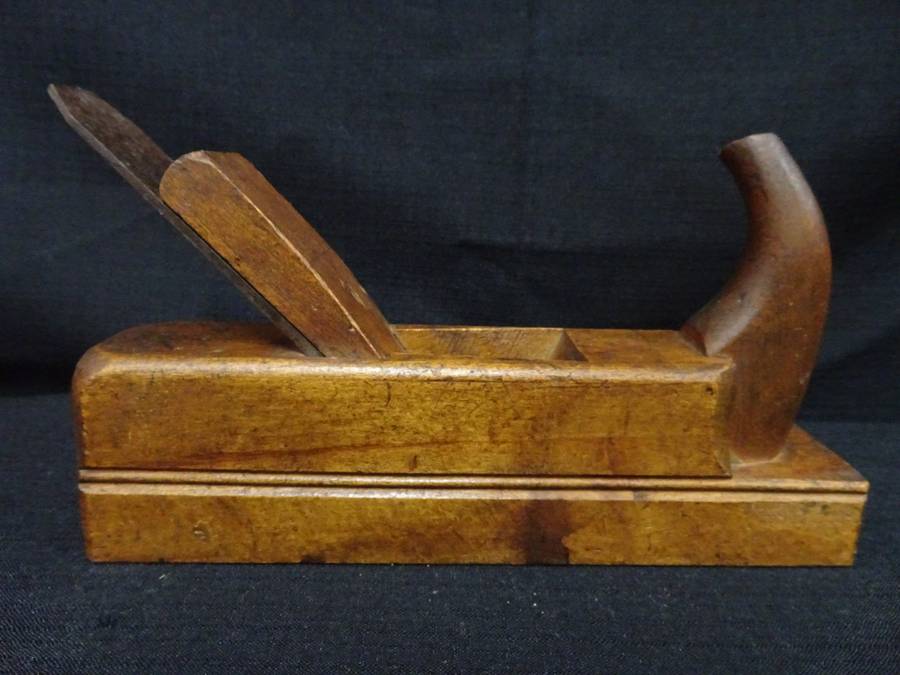 Vintage Continental Horned Smoothing Wood Working Plane - In Good Condition
