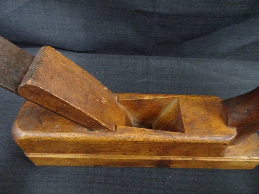 Vintage Continental Horned Smoothing Wood Working Plane - In Good Condition