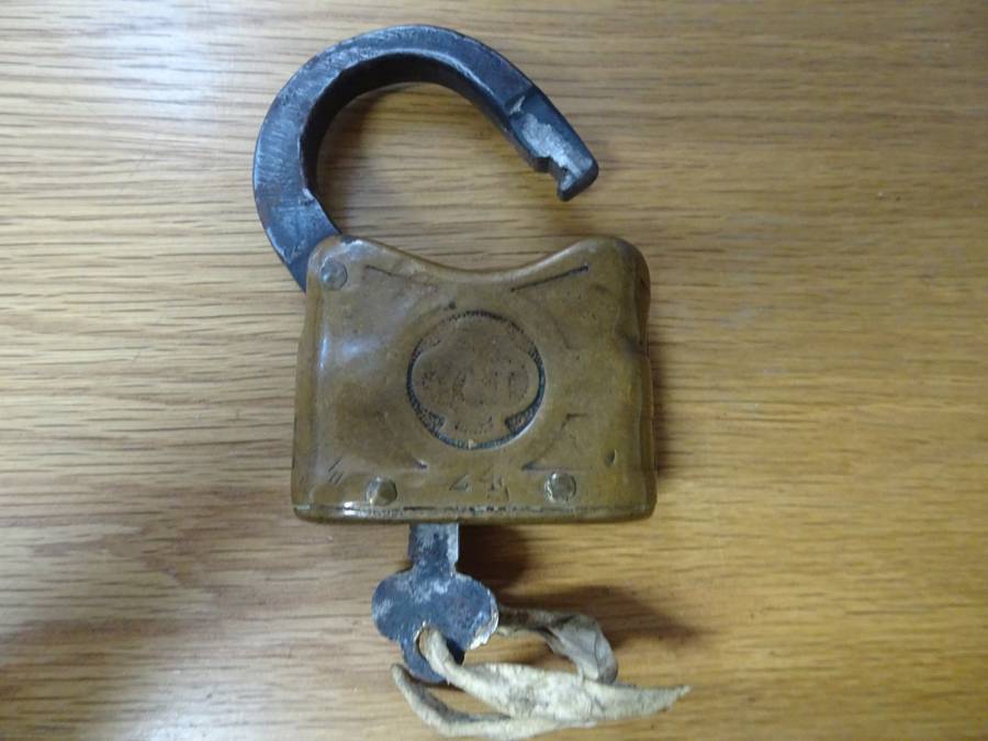 Very Stunning Antique Yale & Towne No.24 Brass And Metal Lock With Key - In Working Condition