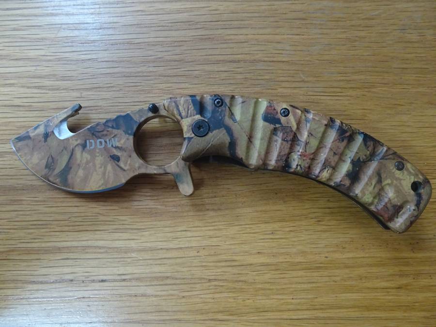 Stunning DOW Stainless (420) Brown Camo Assisted Open Gut Hook Pocket Hunting Knife
