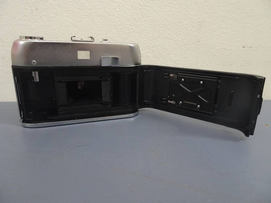 Stunning Vintage Halina Paulette Electric 35mm Point And Shoot Film Camera - Not Tested