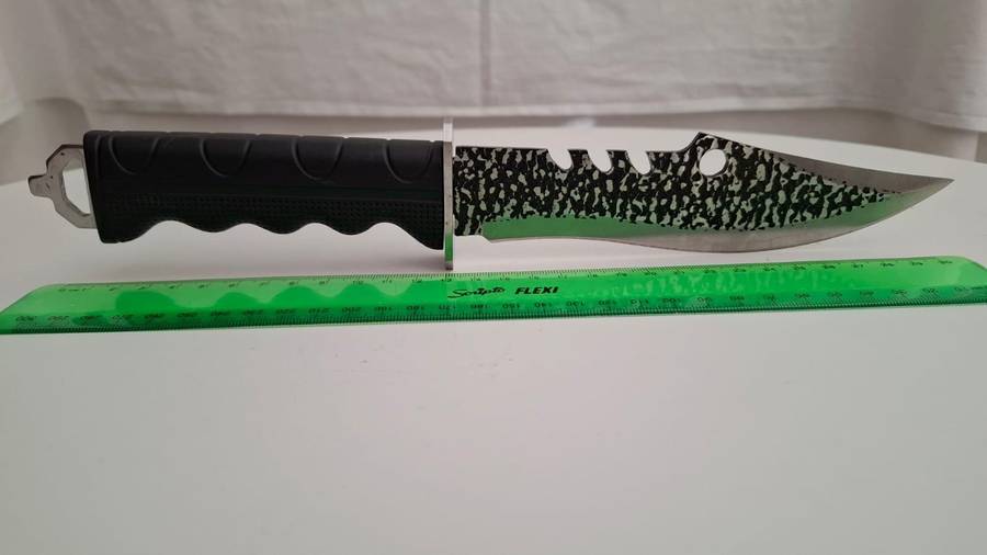 Stunning Tactical  Wilderness  Self-Defence Hunting Knife in Good Condition