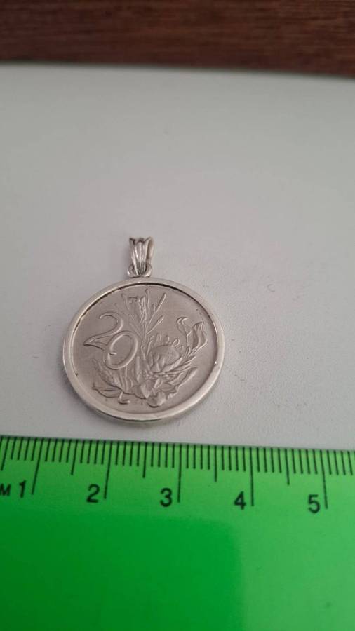 Republic of South Africa 1989 Twenty Cent Pendant - In Good Condition (Only Pendant Silver not Coin)