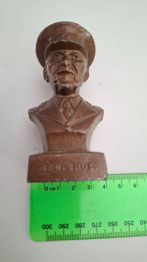 Rare Vintage General Smuts Cast Metal Bust in Great Condition