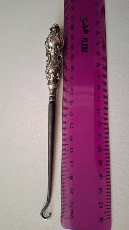 Antique Hallmarked  Sterling Silver Boot Hook in Good Condition 25.7 grams