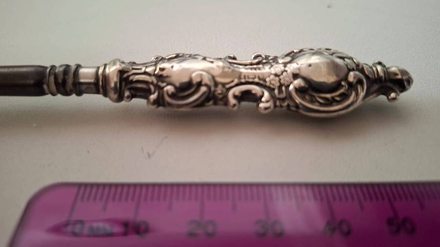 Antique Hallmarked  Sterling Silver Boot Hook in Good Condition 25.7 grams