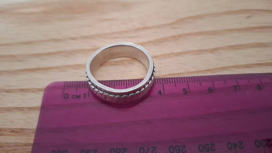 Stunning Gents Heavy 925 Sterling Silver (11.3 Grams ) (24 mm Dim) in Good Condition(Clearly Marked)