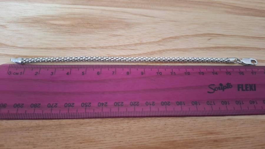 Beautiful 925 Sterling Italy Silver Bracelet   - In excellent condition 17.5 cm long (4.2 grams)