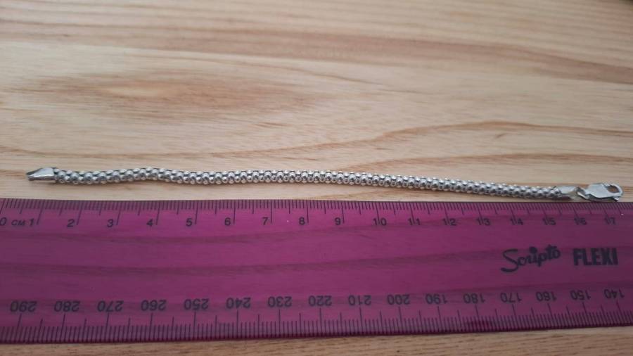 Beautiful 925 Sterling Italy Silver Bracelet   - In excellent condition 17.5 cm long (4.2 grams)