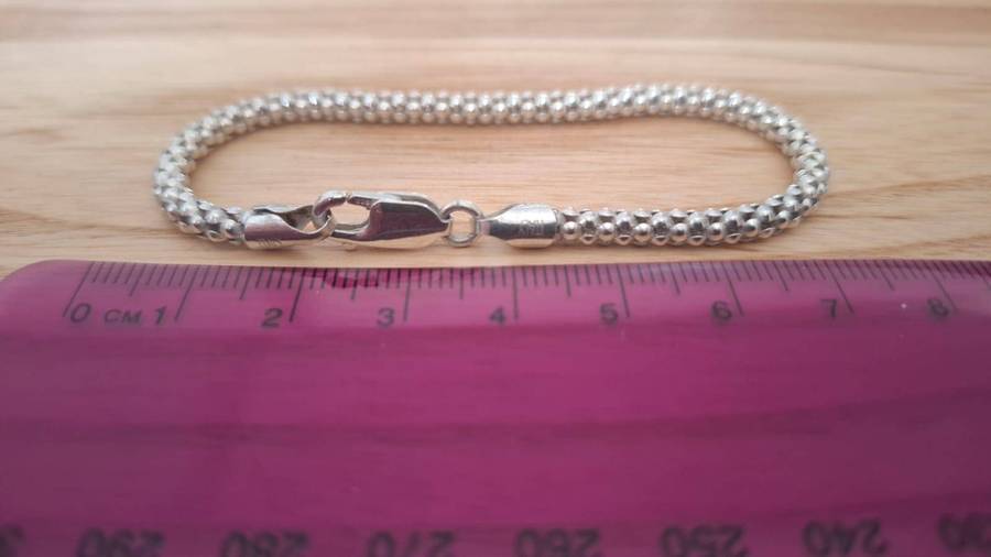 Beautiful 925 Sterling Italy Silver Bracelet   - In excellent condition 17.5 cm long (4.2 grams)