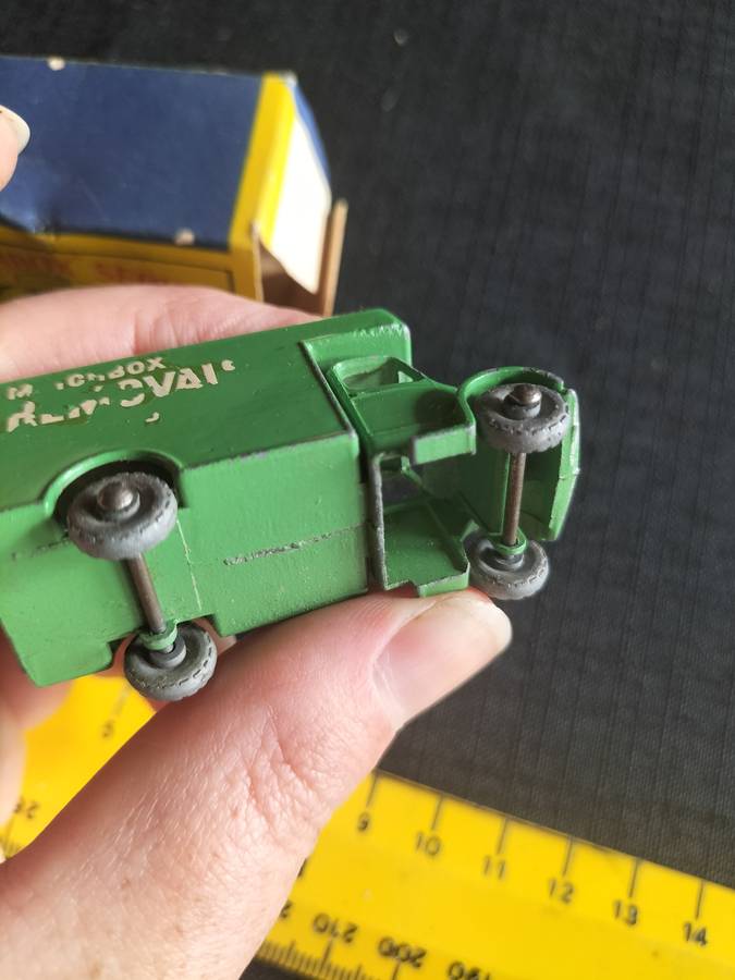 Very Rare Vintage Moko Lesney Match Box Series NO17 - Green Bedford Removals Van - Made in England