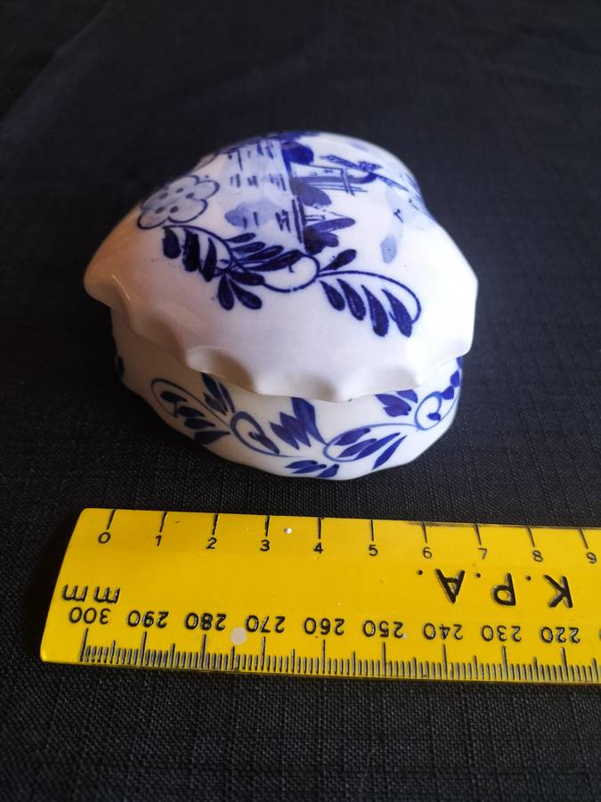 Vintage Hand-Painted Delft Blue Ceramic Heart Trinket or Juwelry Box from Holland