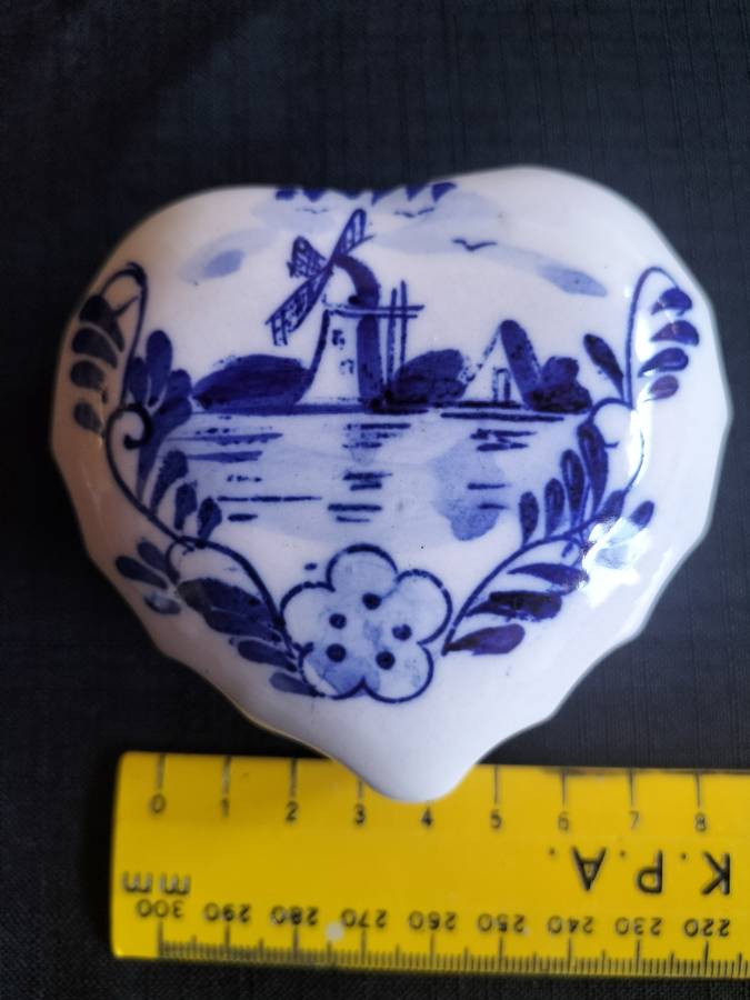 Vintage Hand-Painted Delft Blue Ceramic Heart Trinket or Juwelry Box from Holland