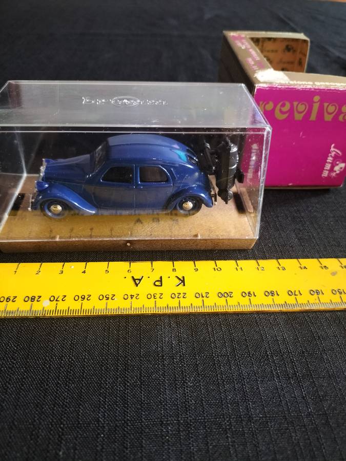 Vintage Brumm R60 , 47HP Lancia Aprilia Berlina 1939-1944 - Versione Gasogeno- Good Condition