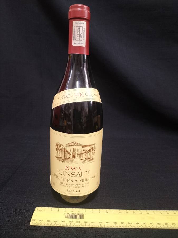 Vintage 1994 Oesjaar Vintage KWV Cinsaut - 750ml - Sealed - Bottled by KWV Paarl