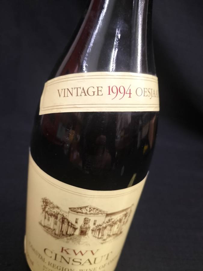 Vintage 1994 Oesjaar Vintage KWV Cinsaut - 750ml - Sealed - Bottled by KWV Paarl
