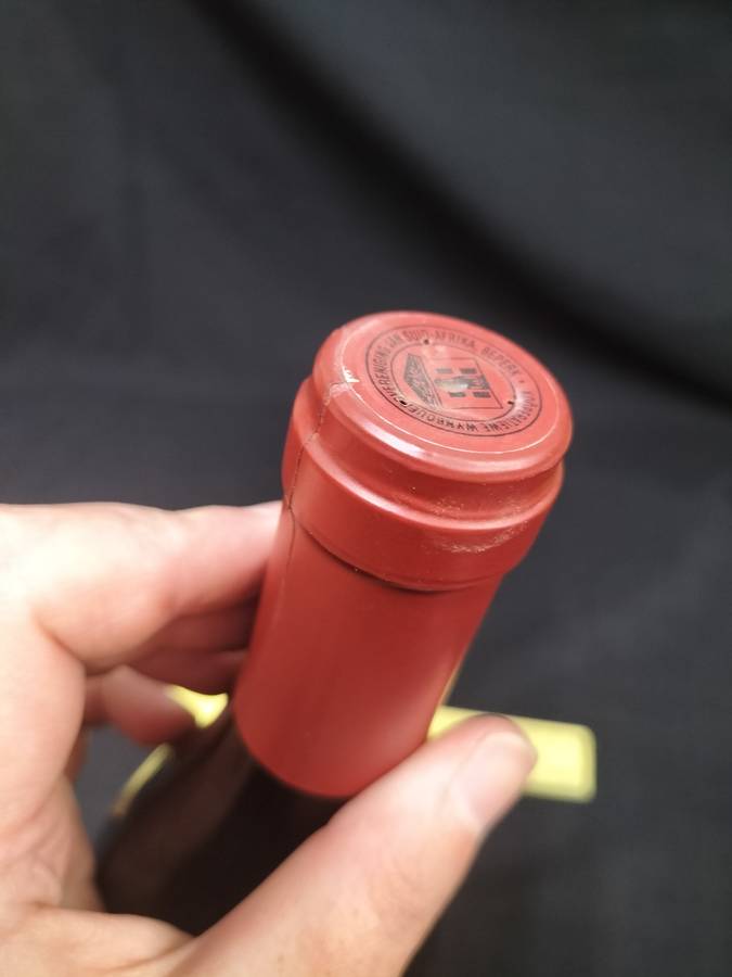 Vintage 1994 Oesjaar Vintage KWV Cinsaut - 750ml - Sealed - Bottled by KWV Paarl